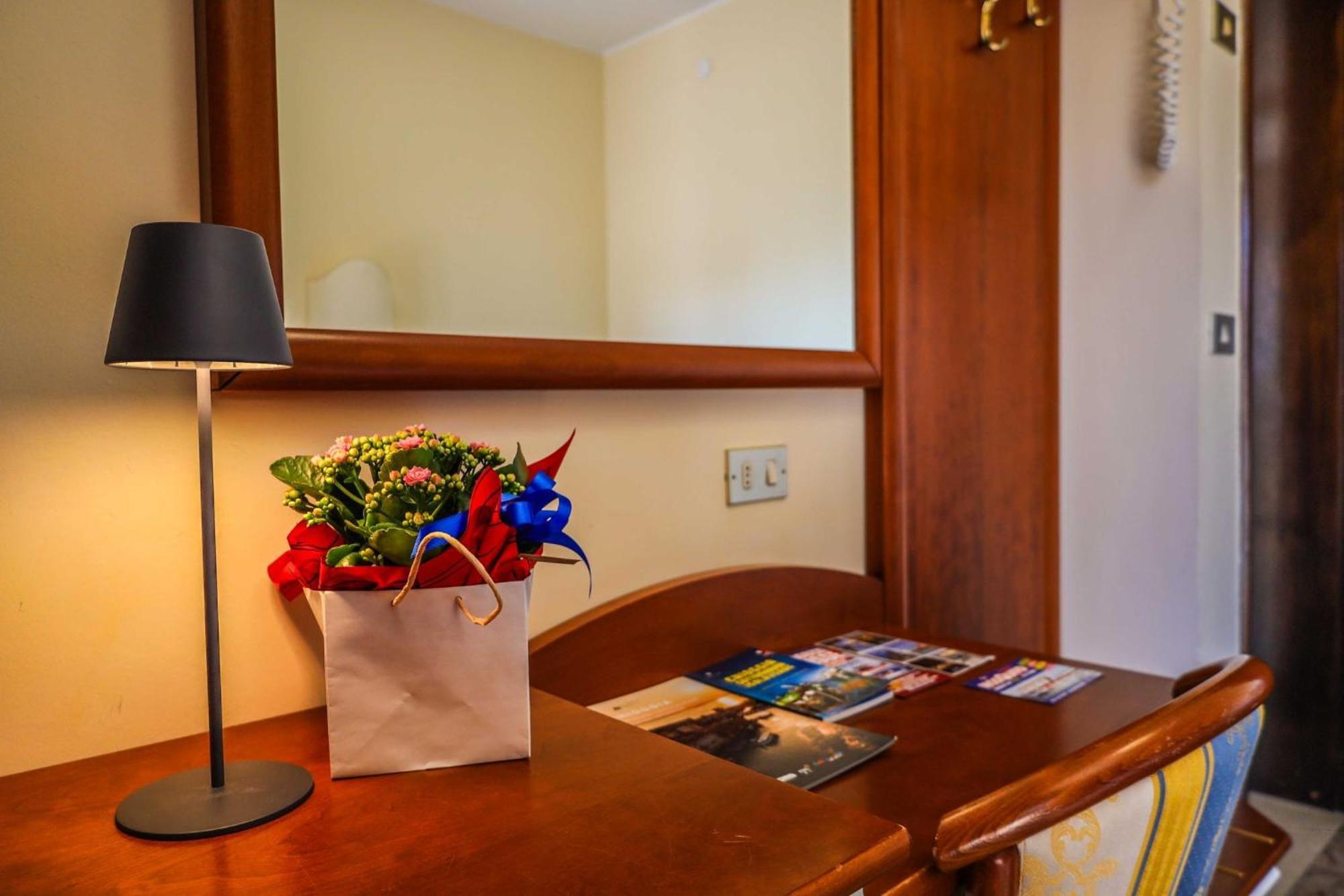 Easy Hotel Meryon ソットマリーナ エクステリア 写真