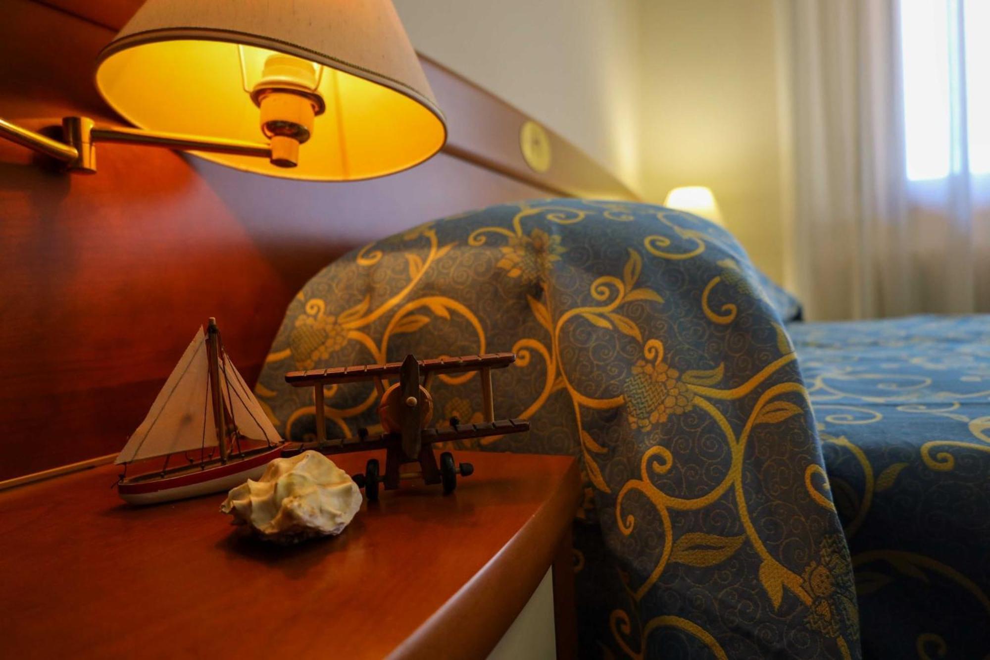 Easy Hotel Meryon ソットマリーナ エクステリア 写真