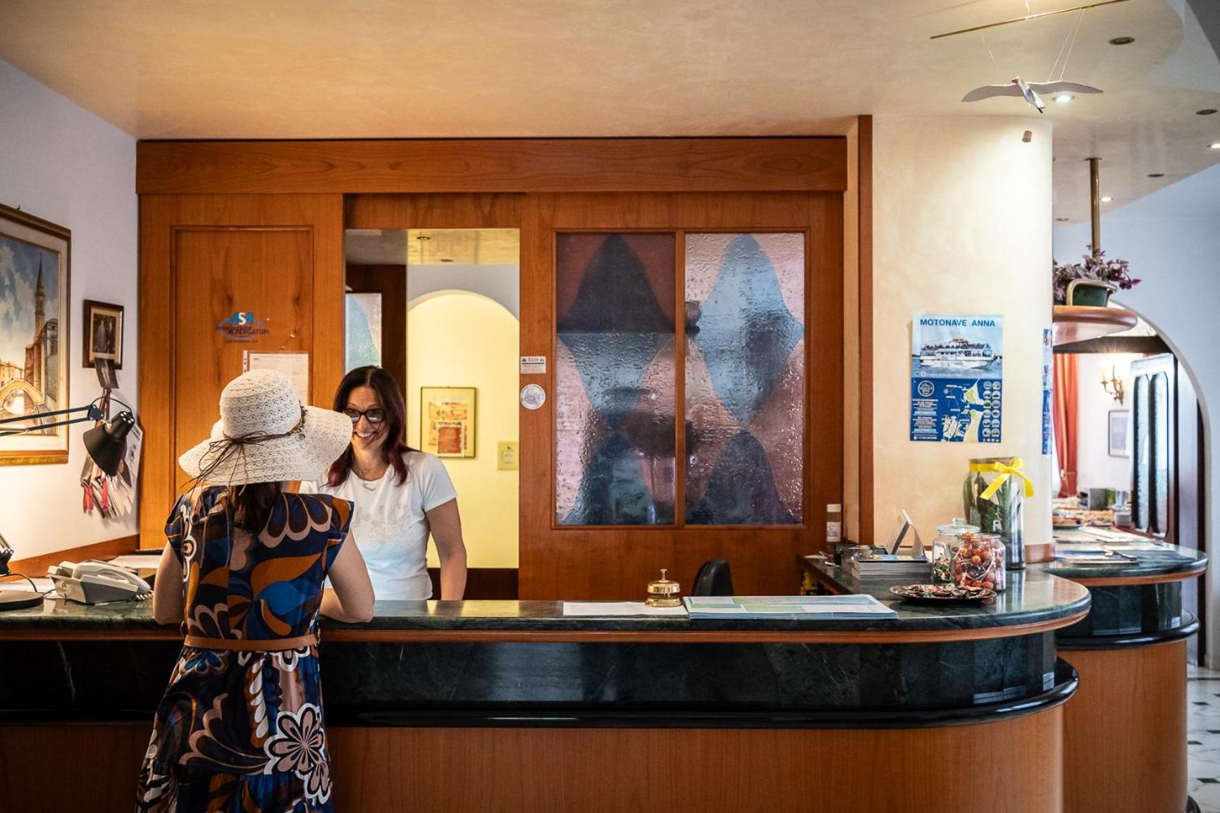 Easy Hotel Meryon ソットマリーナ エクステリア 写真