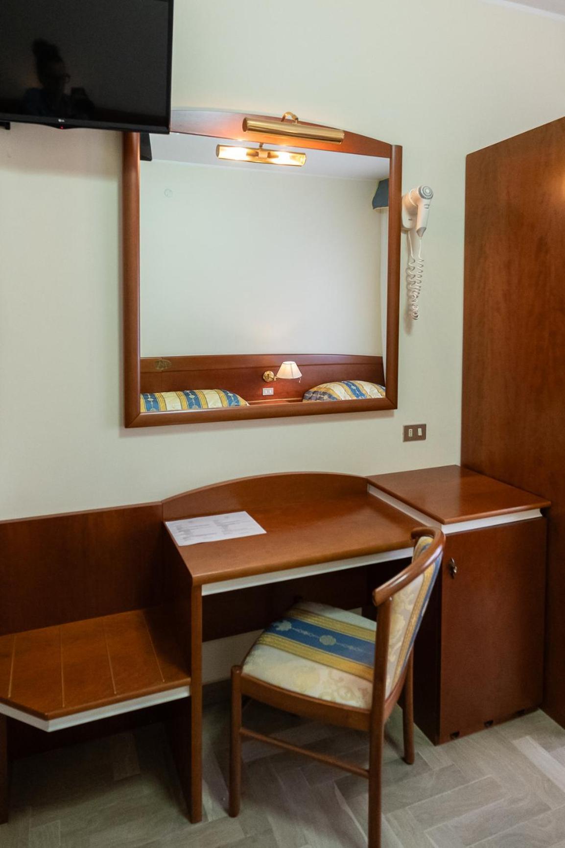 Easy Hotel Meryon ソットマリーナ 部屋 写真