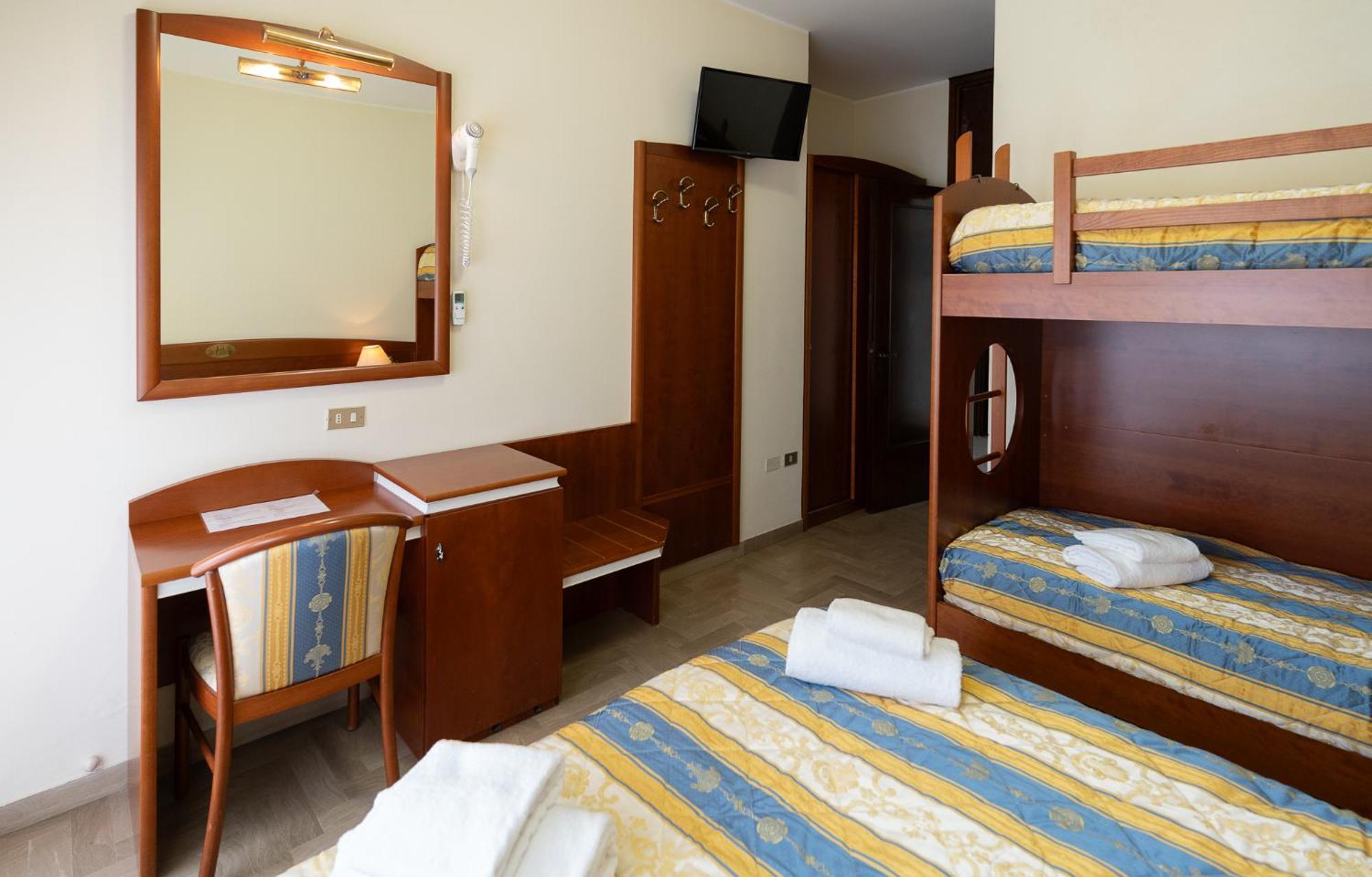 Easy Hotel Meryon ソットマリーナ 部屋 写真